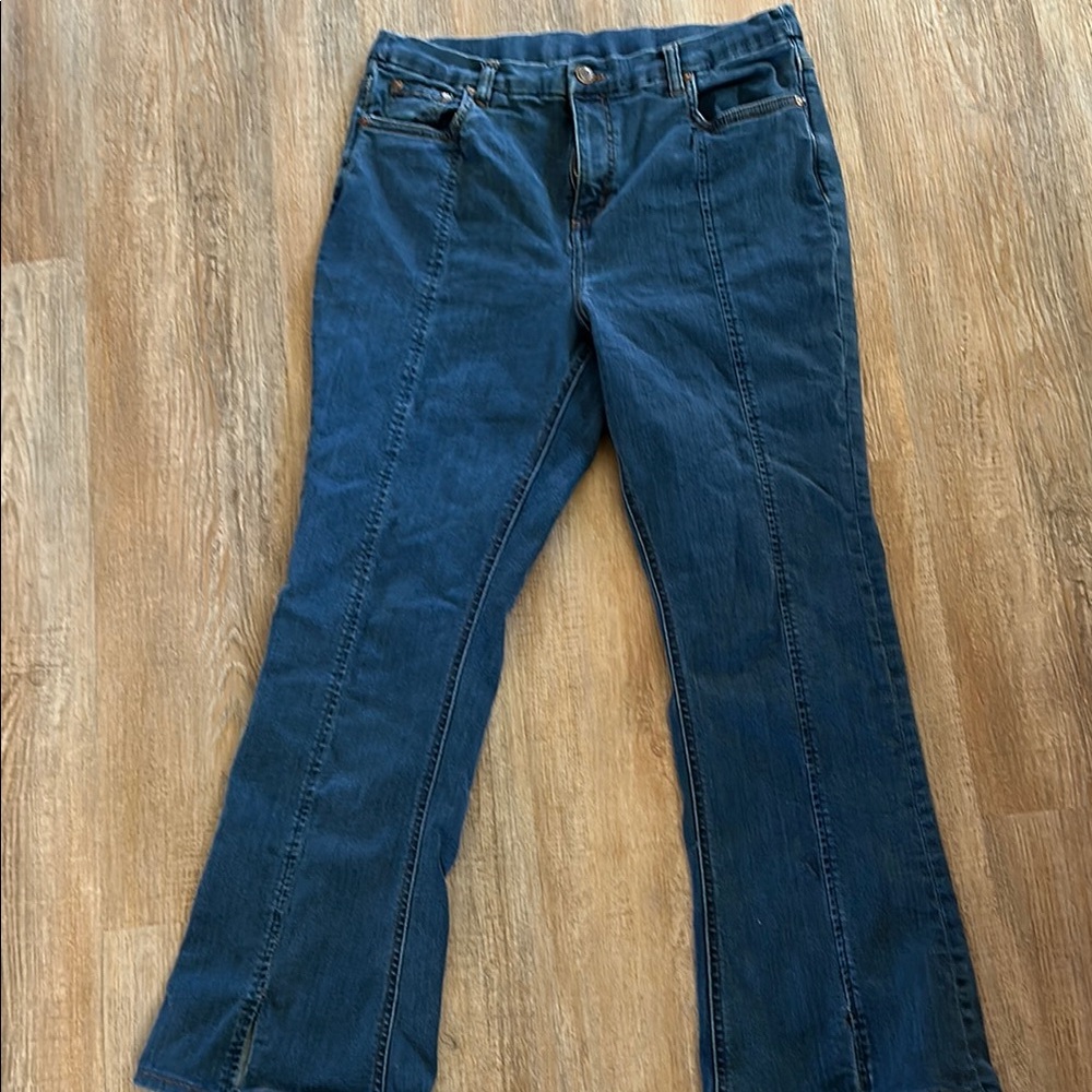 Canyon Retreat Blue Jeans